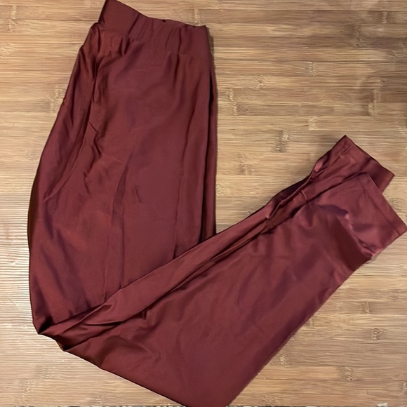 Maroon metallic leggings - Picture 3 of 3